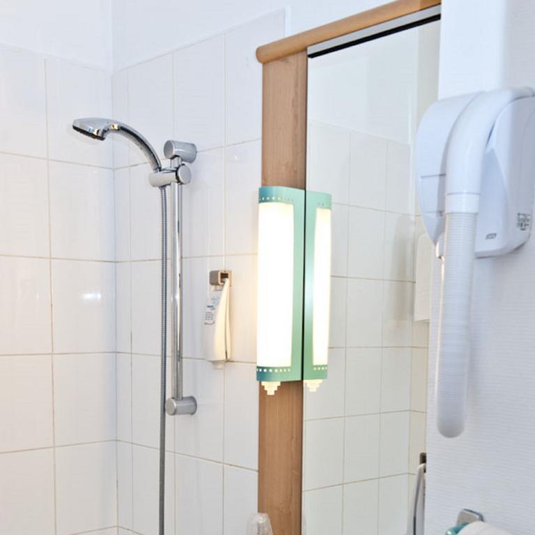 Egg Hotel Gonesse Rum bild