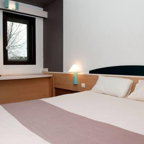 Egg Hotel Gonesse Exteriör bild